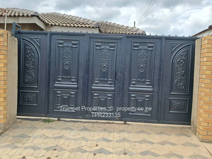 5-Bed Budiriro Home — Secure Gate, Borehole, Paved Yard