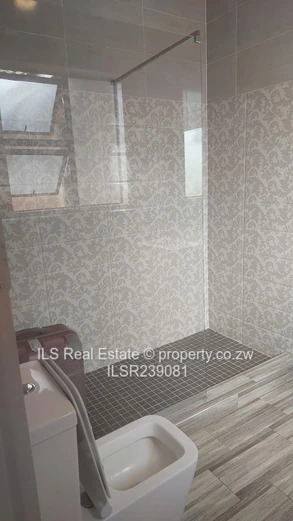 Spacious 4-Bed Borrowdale West Home on 2000 m2 + Borehole