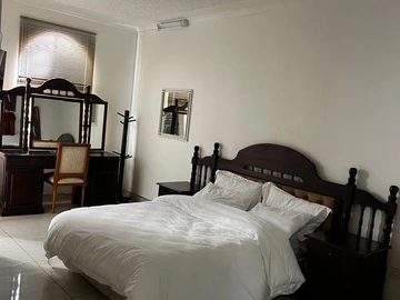 3 Bedroom Flat & Apartment