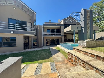 6 Bedroom House
