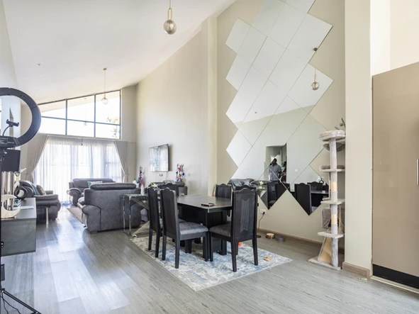 3 Bedroom Flat & Apartment