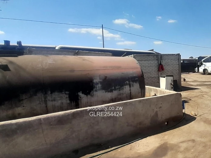 2,000 m² Workshop in Ardbennie — Borehole & Service Pit