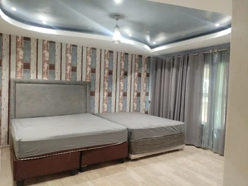 5 Bedroom House