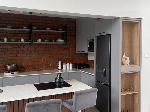 3 Bedroom Flat & Apartment