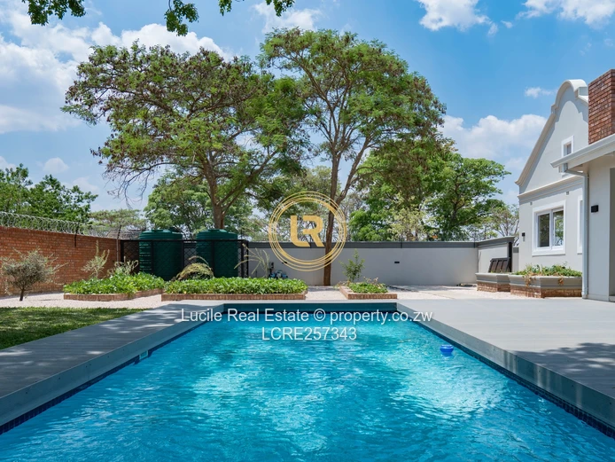 Luxury Living In Helensvale | Fully Furnished Home