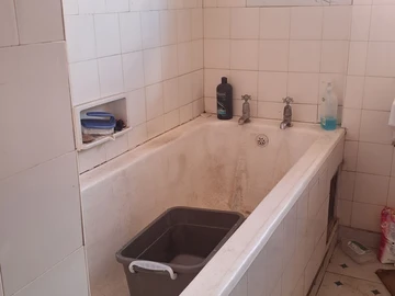 2 Bedroom Flat & Apartment