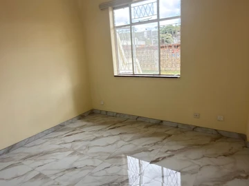 2 Bedroom Flat & Apartment