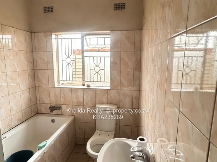 4-Bedroom House for Sale in Glen View 1 Riverside