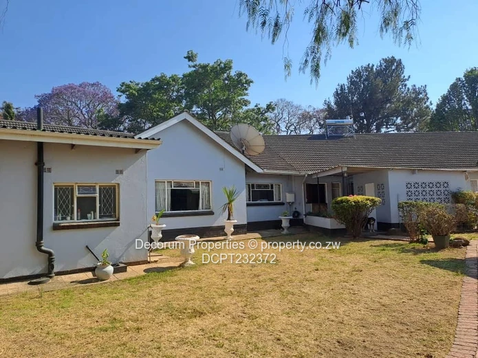 Newlands 5 - Bedroom house to let