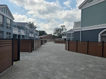 4 Bedroom Flat & Apartment