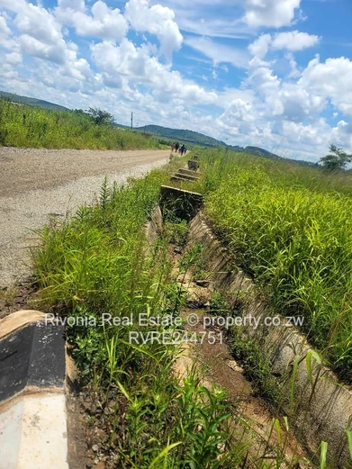 Corner 300m² Stand 50% deposit balance in 6 -12montha — Glaudina, Harare West