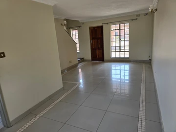 2 Bedroom Flat & Apartment