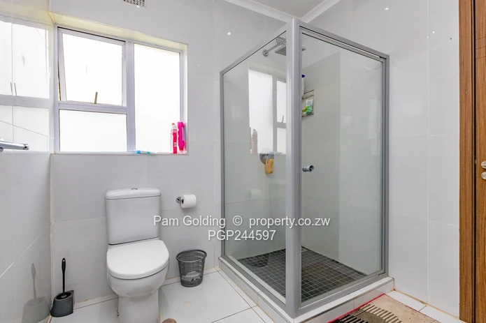 Comfortable And Spacious Living In Well Maintained Complex