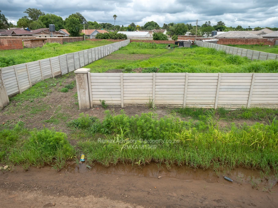 Stands & Residential Land for Sale in Avonlea RMXA181969