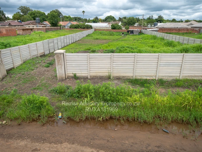Stands & Residential Land for Sale in Avonlea RMXA181969