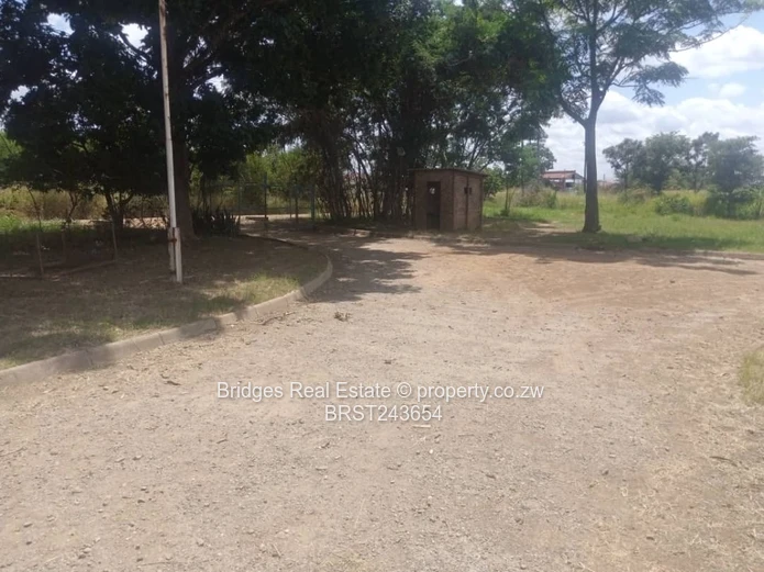 Multipurpose industrial warehouse for sale in Kadoma