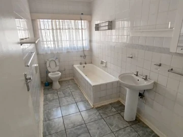 3 Bedroom Garden Flat