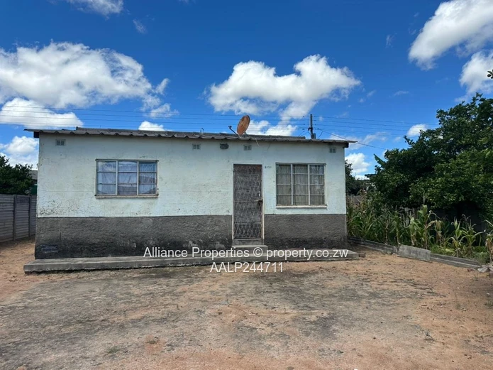 4-Bedroom House for Sale in Luveve, Bulawayo (Leasehold)