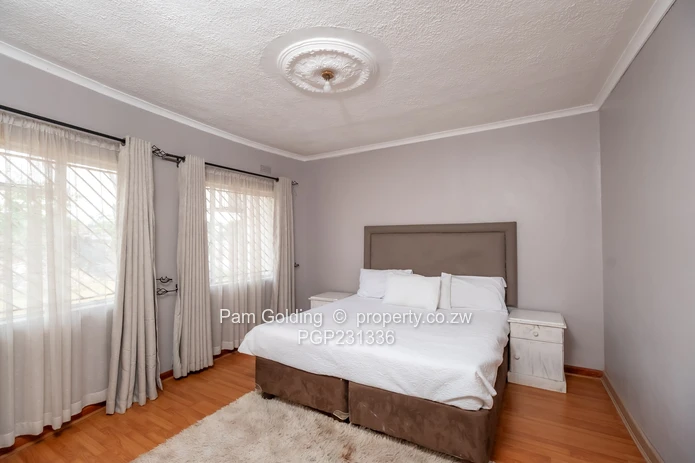 Neat and Spacious Family Home!!