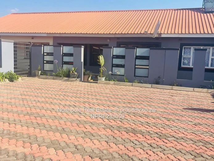 Old Bluffhill Garden Flat For Sale