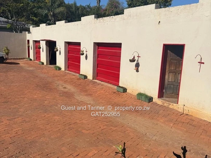 Luxury 4-Bedroom Family Home on 3,966m² – Highlands