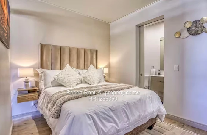 Modern, Stylish1 Bed Apartment in Rosebank (Sole Mandate)
