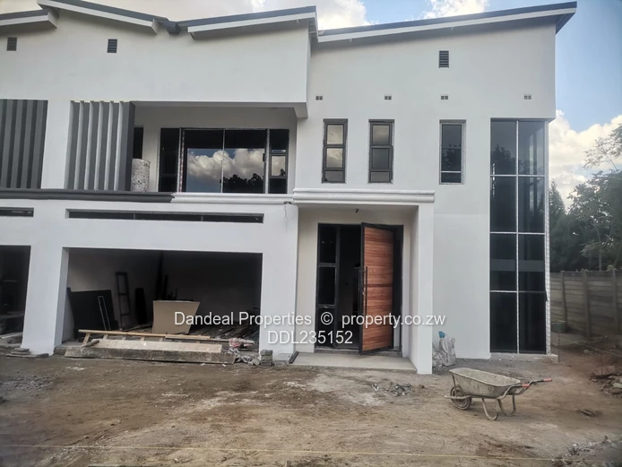 Modern White 4-Bed Garden Flat on 4,000m² — Mount Pleasant