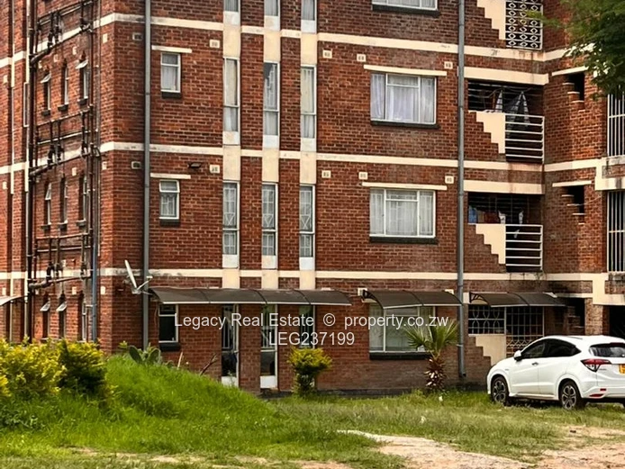 Value-For-Money 3-Bedroom Flat in Prospect,Down -Floor  Flat  in a Convinient Prospect Location