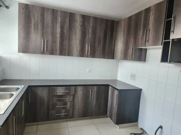 3 Bedroom Flat & Apartment