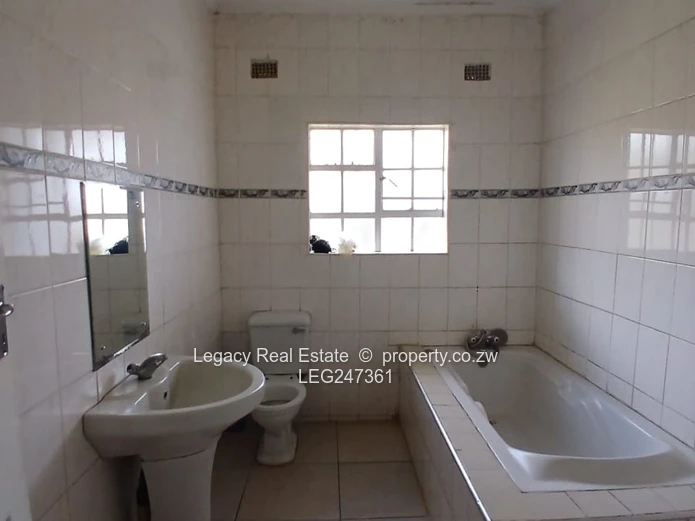 Glaudina Double Lounge Home With Boreholes And Solar