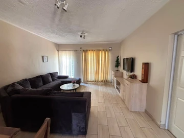 3 Bedroom Flat & Apartment