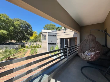 6 Bedroom House