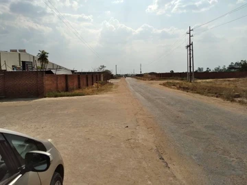 Commercial & Industrial Land