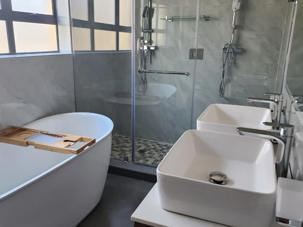 3 Bedroom Flat & Apartment