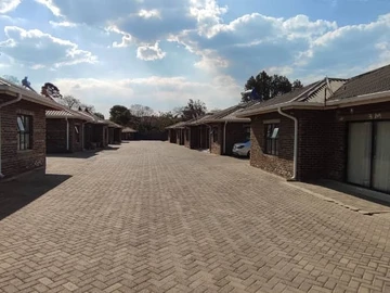 2 Bedroom Flat & Apartment