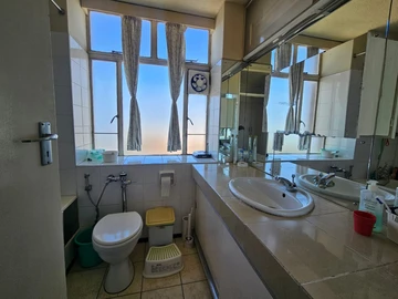 3 Bedroom Flat & Apartment