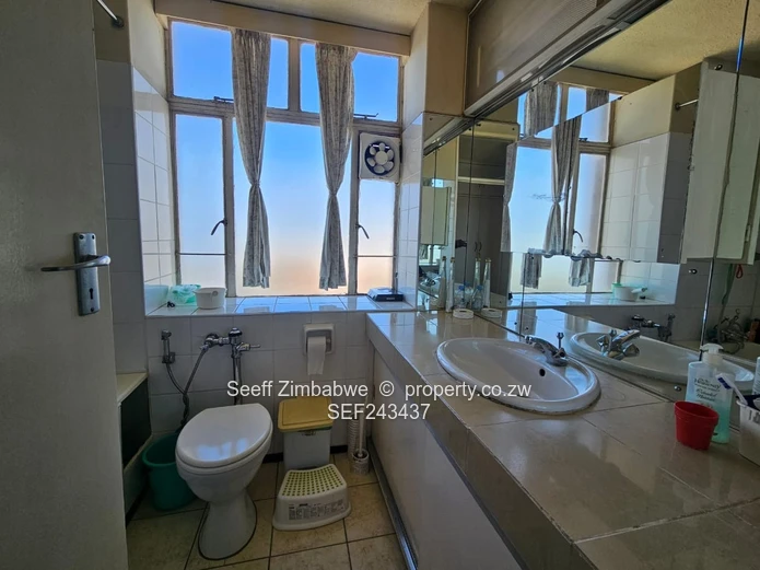 Northwold Sanctuary: Sophisticated 3-Bedroom Living