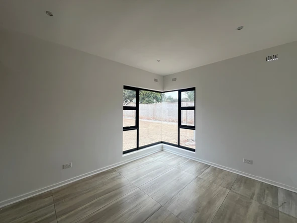 3 Bedroom Flat & Apartment