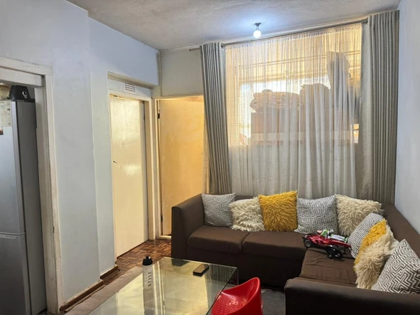 2 Bedroom Flat & Apartment