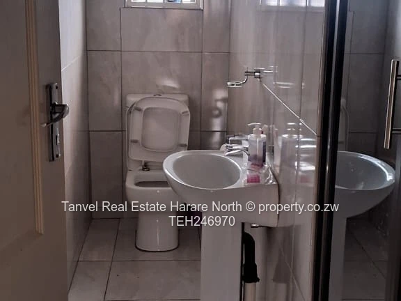 Mainway Meadows 770 rentals per month. Available 1st June is this 3 bedrooms house with a dining roo