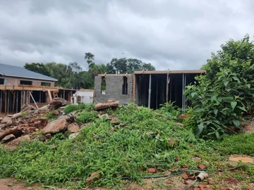 5 Bedroom Flat & Apartment