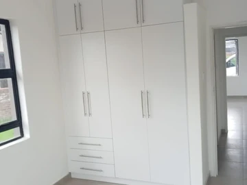 3 Bedroom Flat & Apartment