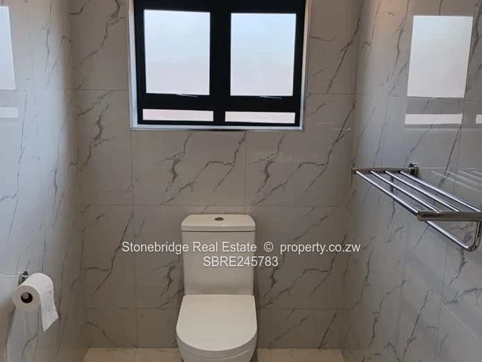 Modern 5 Bedroomed Hillside Townhouse to rent