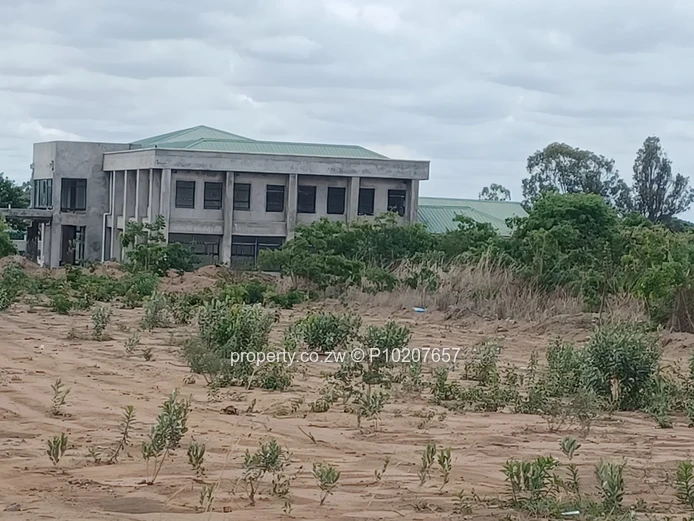 Ruwa Commercial  Stand (Sole Mandate)