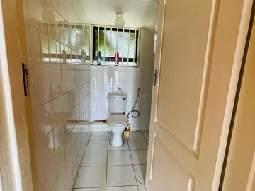 3 Bedroom Flat & Apartment