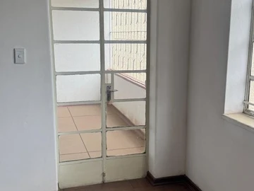 2 Bedroom Flat & Apartment