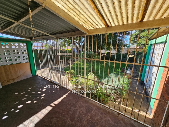 Semi-detached 3-bedroom, duplex garden Flat