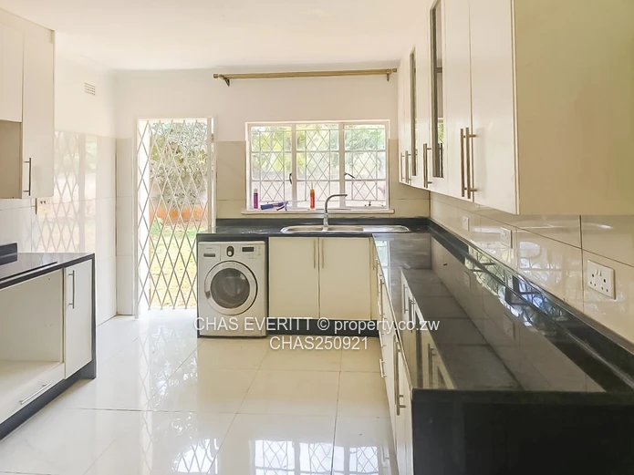 Three Bedroomed Cottage In Meyrick Park 