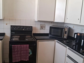 2 Bedroom Flat & Apartment