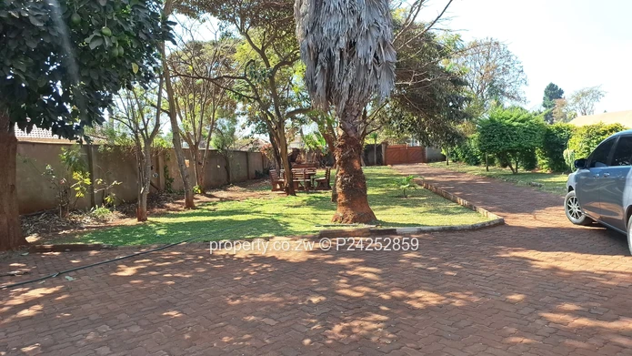 Helensvale, Off Domboshava Road 395K